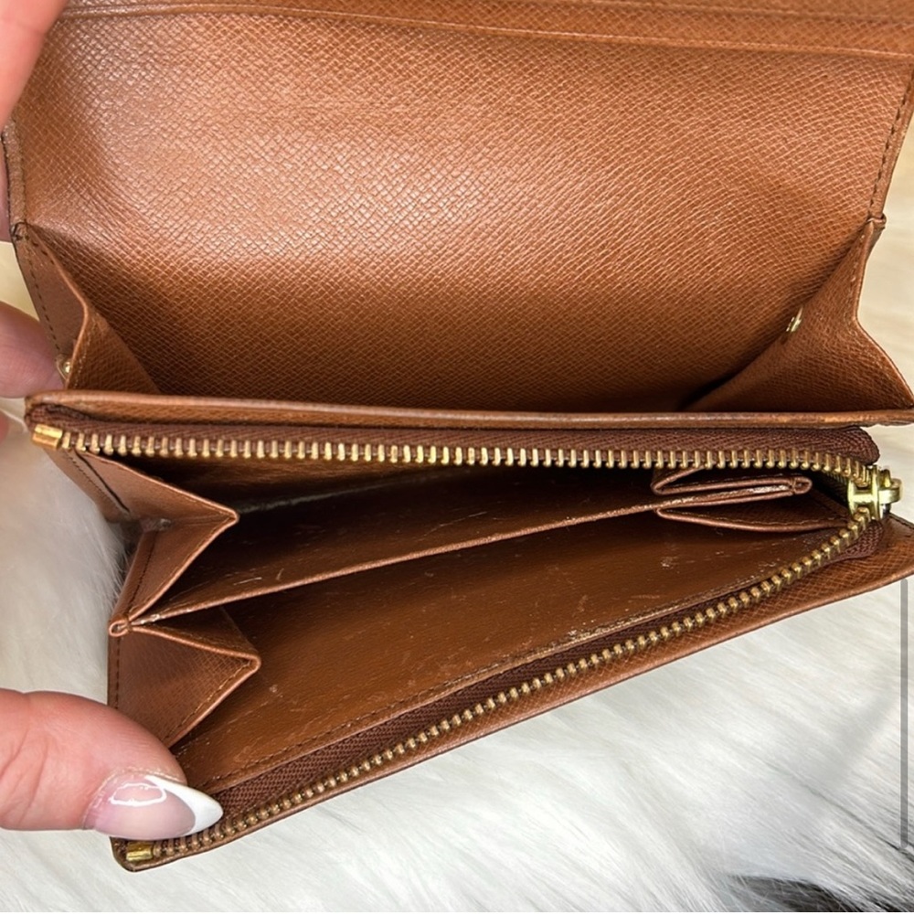 VINTAGE LOUIS VUITTON Monogram
Porte Monnaie Tresor Wallet. - Picture 5 of 10